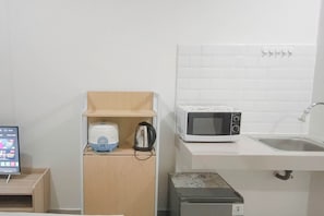 Apartment | Eigene Küche | Mikrowelle, Kochgeschirr/Geschirr/Besteck