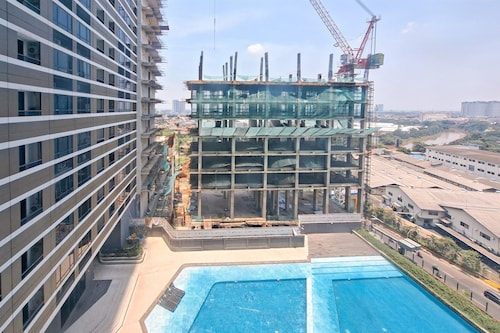 Modern Studio Near Binus Alam Sutera At Collins Boulevard Apartment