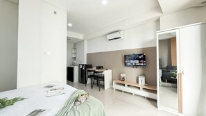 Apartment - Studio Near Kalideres Station At Daan Mogot City Apartment (Jakarta)