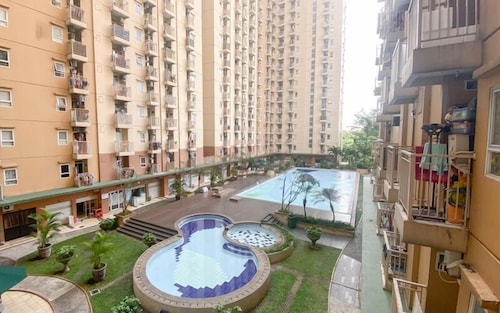 Basic 2Br Apartment At Green Palm Residence