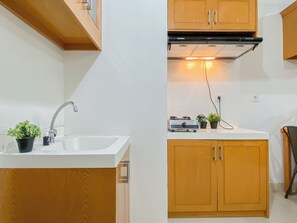 Apartment | Eigene Küche | Kühlschrank, Mikrowelle, Herdplatte, Kochgeschirr/Geschirr/Besteck