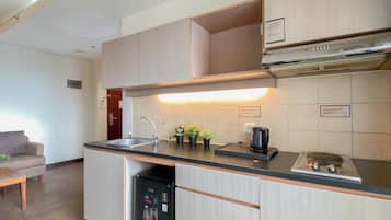 Apartment | Private kitchen | Fridge, stovetop, cookware/dishes/utensils