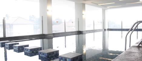 حمّام سباحة خارجي