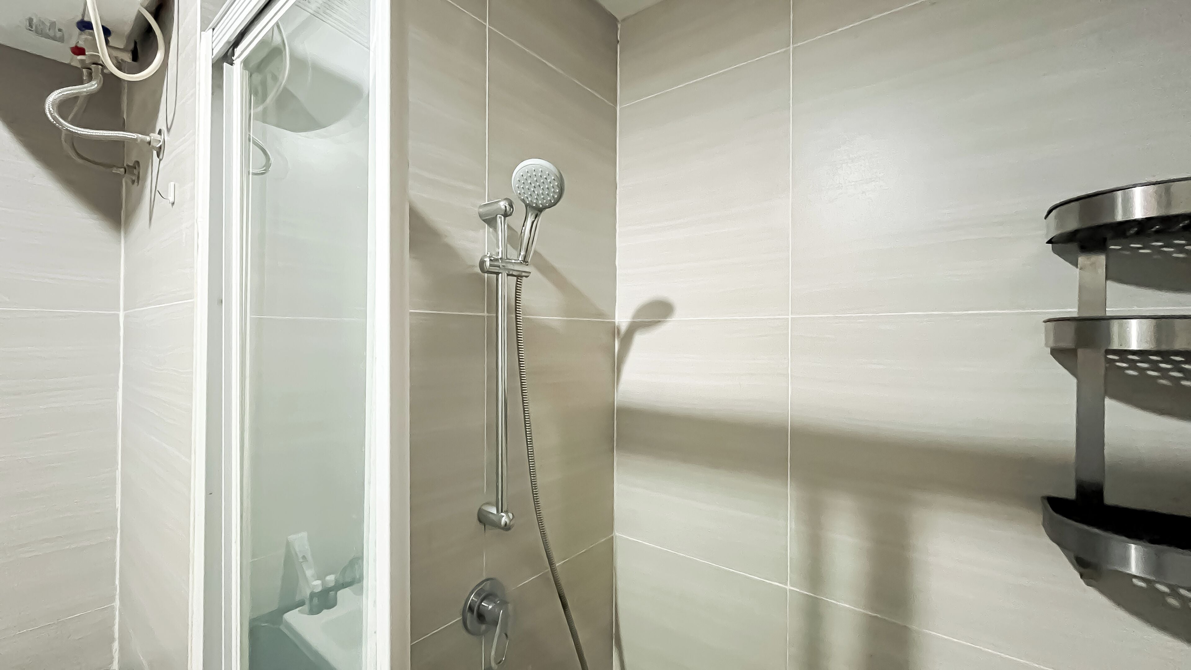 Apartment | Bathroom | Shower, free toiletries, towels