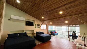1 bedroom, WiFi (free), bed sheets