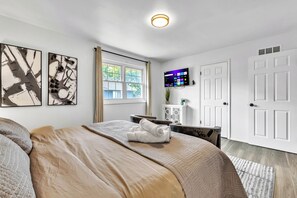 4 عدّة غرف نوم ومكتب ومكواة/لوح كي وواي فاي مجانًا