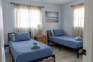 Iron/ironing board, free WiFi, bed sheets - Sand & Surf Home w/ Backyard Games & Fire Pit -  10 mins from the Beach! (Bradenton)