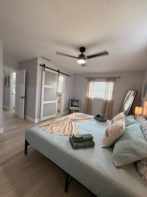 Iron/ironing board, free WiFi, bed sheets