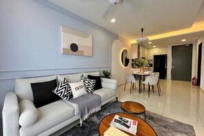 Living area - Gaia Residence, Gamuda Gardens Rawang by Sleepy Bear (Rawang)