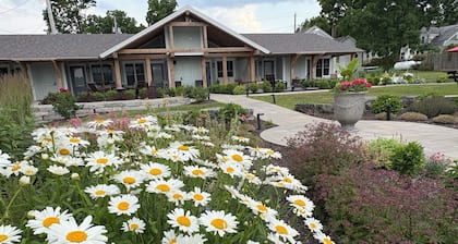 Lady on the Lake - Modern Cottages with Private Dock, Lake & Mountain Views in Essex, New York