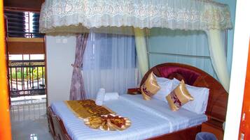 Deluxe Double Room | In-room safe, desk, iron/ironing board, free WiFi