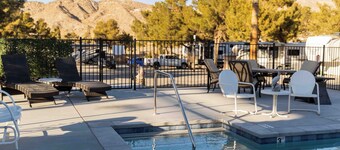Shasta Trailer: Vintage Charm, Modern Comfort Pool