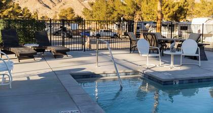 Shasta Trailer: Vintage Charm, Modern Comfort Pool