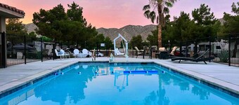 Shasta Trailer: Vintage Charm, Modern Comfort Pool