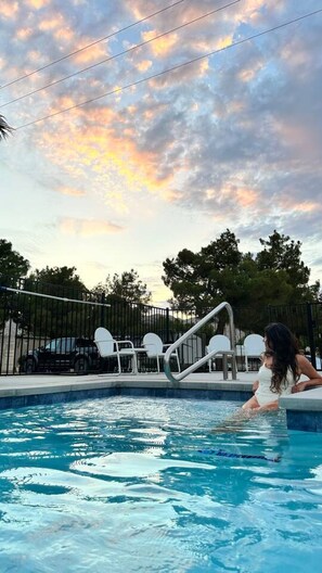 Imagen sin descripción, 4 de 104, botón