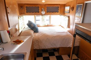Desk, free WiFi, bed sheets