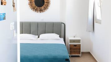 1 dormitori, caixa forta a l'habitació i escriptori