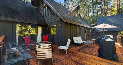 Mountain Retreat w/ Hot Tub, Deck & Forest Views