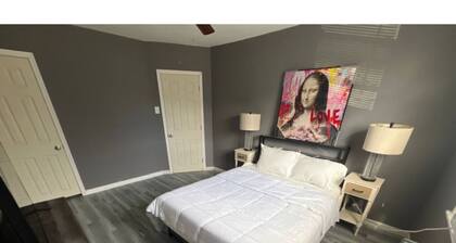 Delightful apartment with AC in Lansdowne