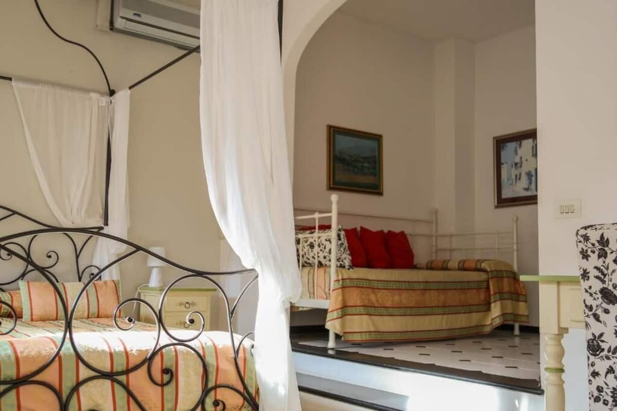 Minibar, in-room safe, individually decorated, individually furnished