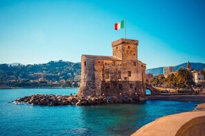 Playa privada cerca y arena blanca