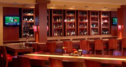 Charming 160-bedroom hotel with AC, fitness room in lovely Cleveland