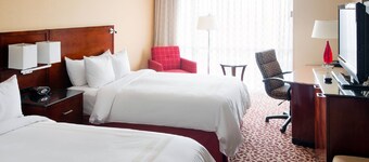 Charming 160-bedroom hotel with AC, fitness room in lovely Cleveland