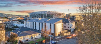 New Central Stay Near CHCH's Best