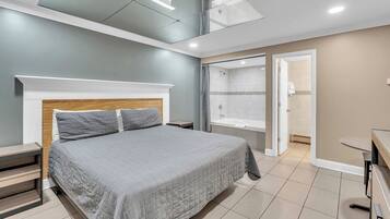 Honeymoon Room | Free WiFi