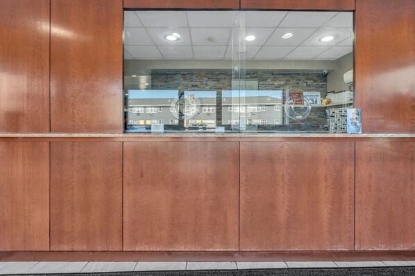 Reception - Bentley motel (Linden)