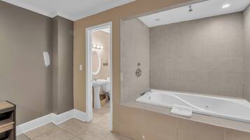 Honeymoon kamer | Badkamer | Een bad