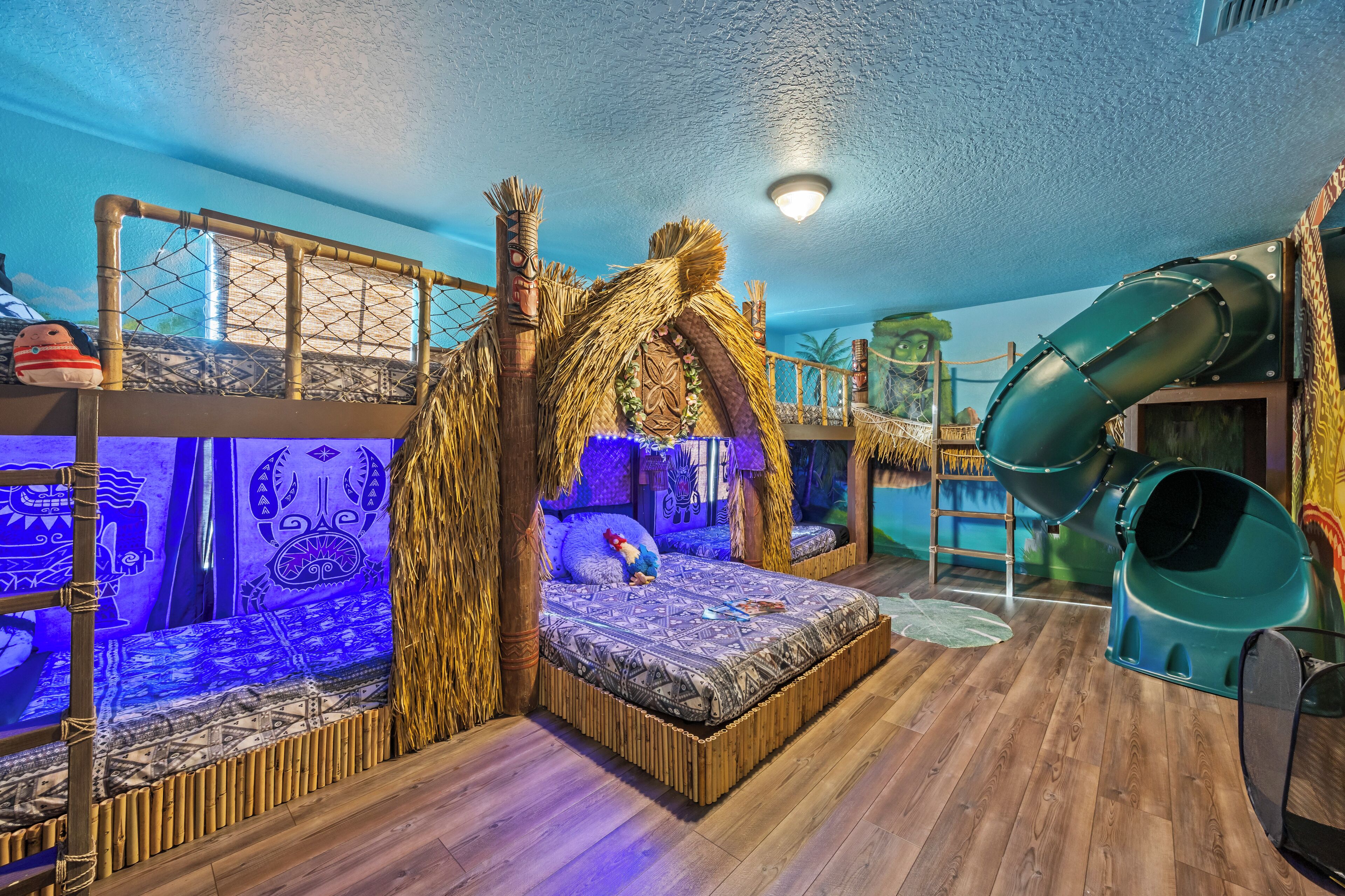 9 bedrooms, free WiFi, bed sheets, wheelchair access