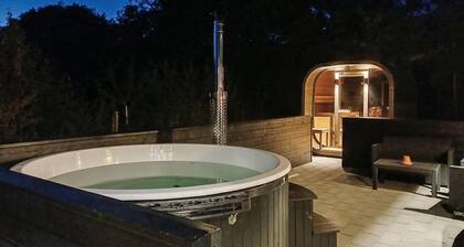 Amazing home in Glesborg with sauna