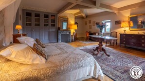6 bedrooms, WiFi (free)