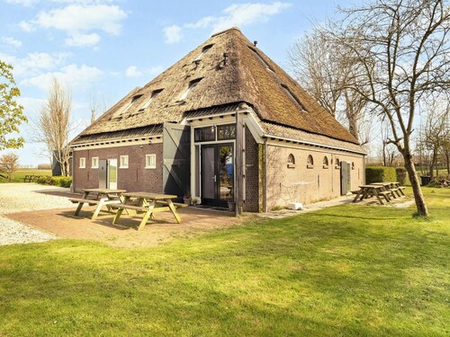 Fantastic Farmhouse for 22 in Callantsoog