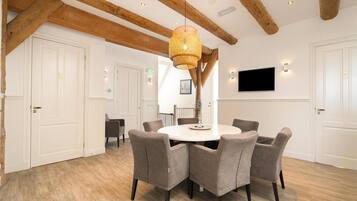 House | Dining