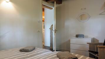 10 bedrooms, individually furnished