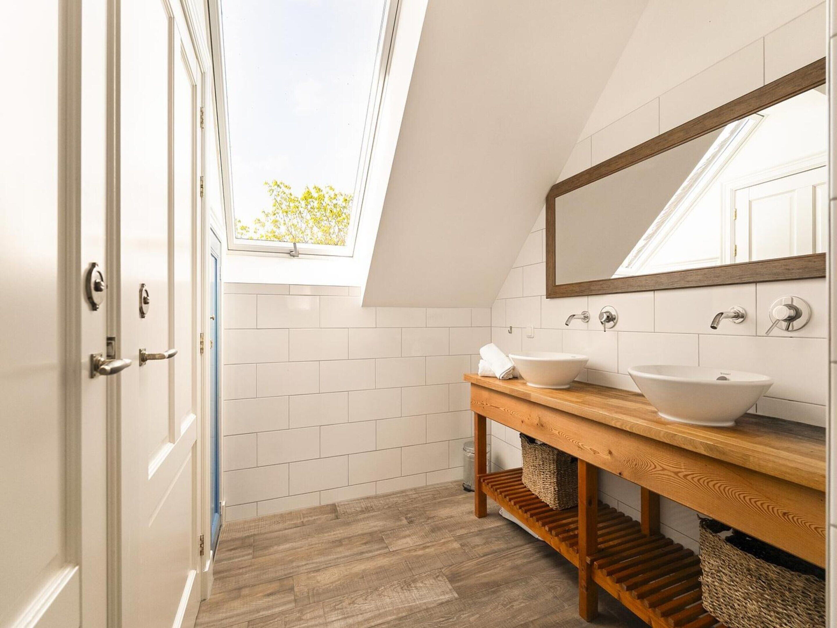 House | Bathroom