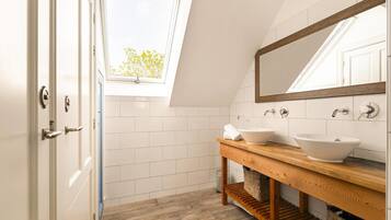 House | Bathroom
