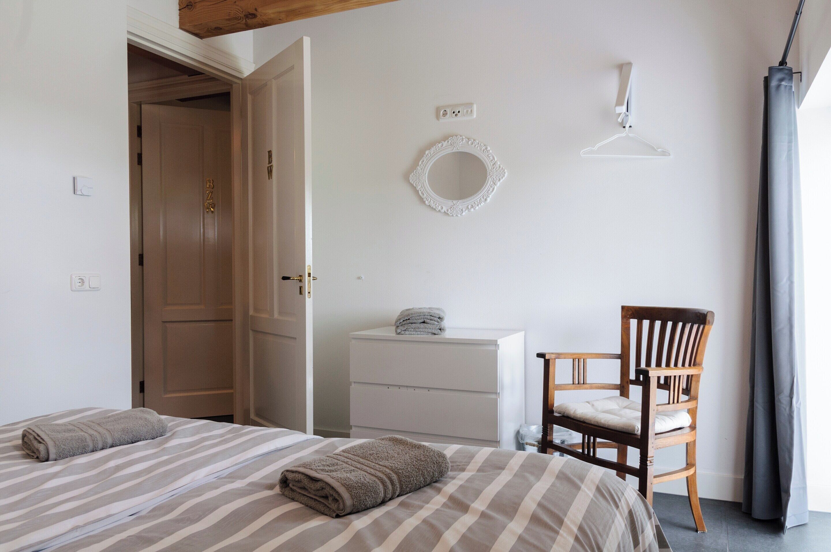 House | 10 bedrooms, individually furnished