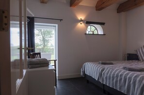 Casa | 10 dormitorios y mobiliario individual