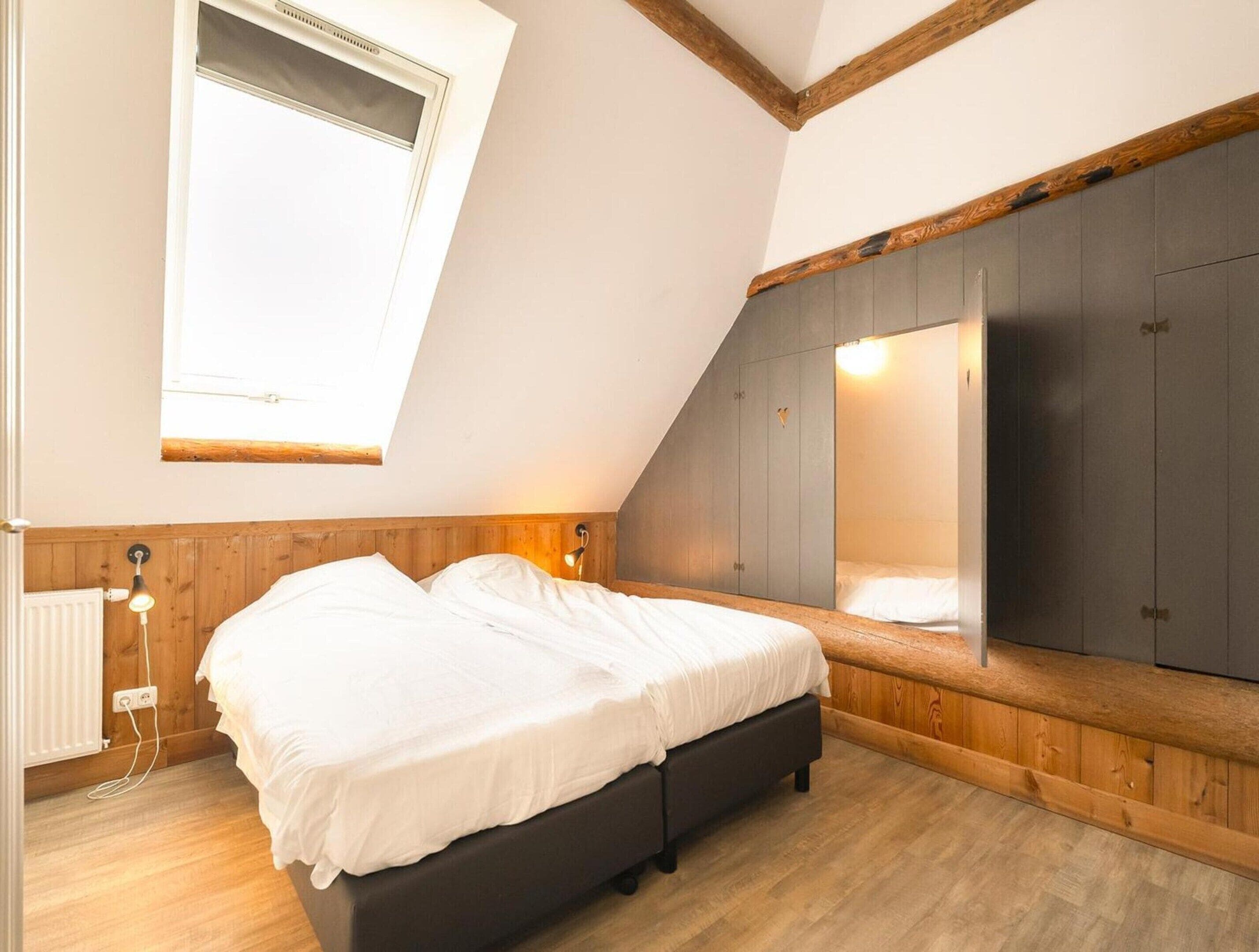 House | 10 bedrooms, individually furnished