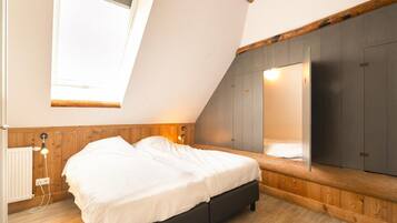 House | 10 bedrooms, individually furnished