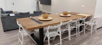 SER LOFT 8 : Grand appartement 8 chambres idéal groupes, pros et familles