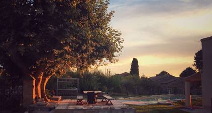 Grand Mas Familial à proximité de l'L'Isle-sur-la-Sorgue
