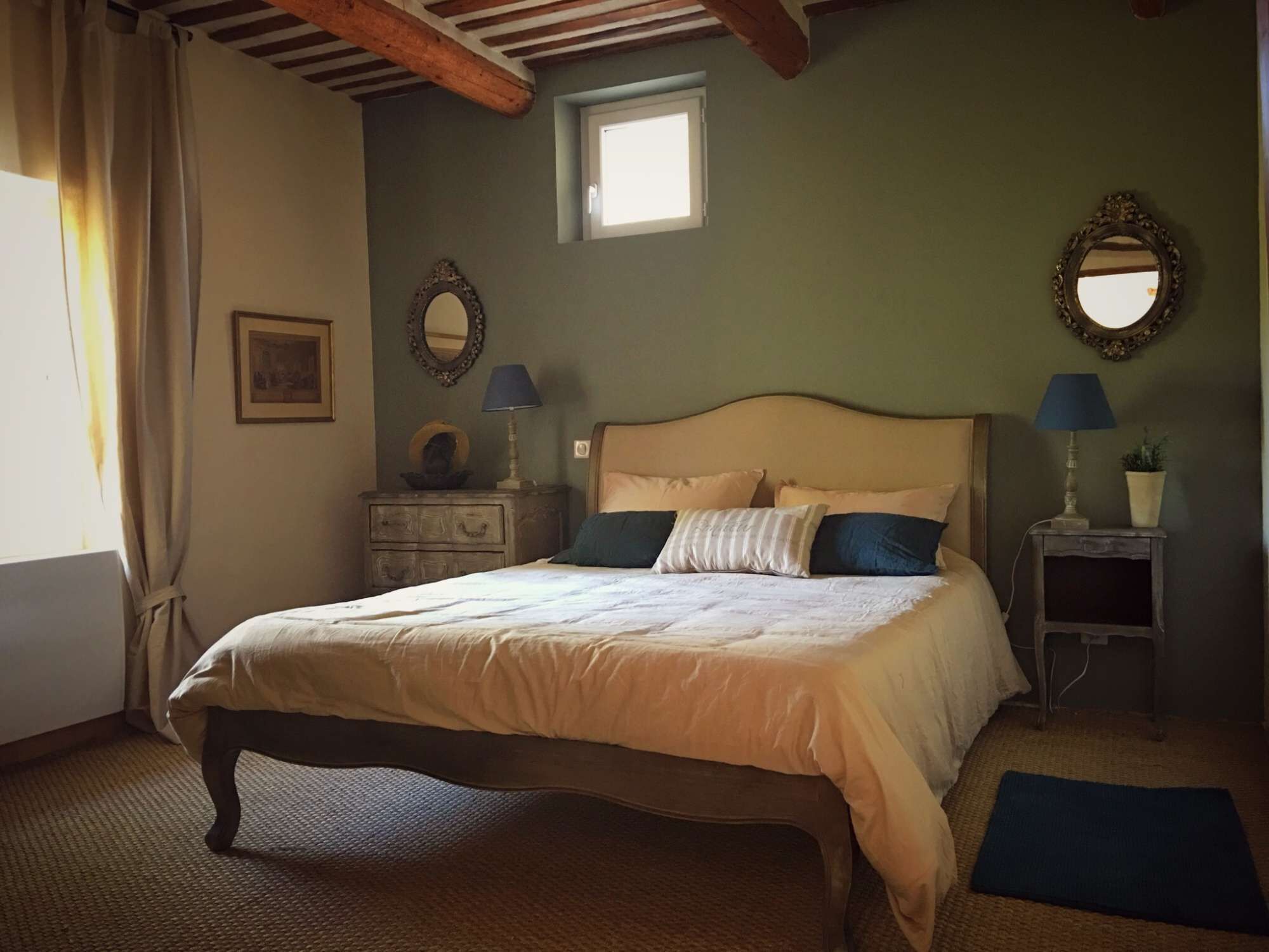 1 chambre, fer et planche à repasser, Wi-Fi, draps fournis