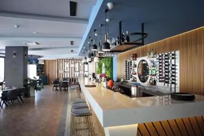 Bar (in der Unterkunft)