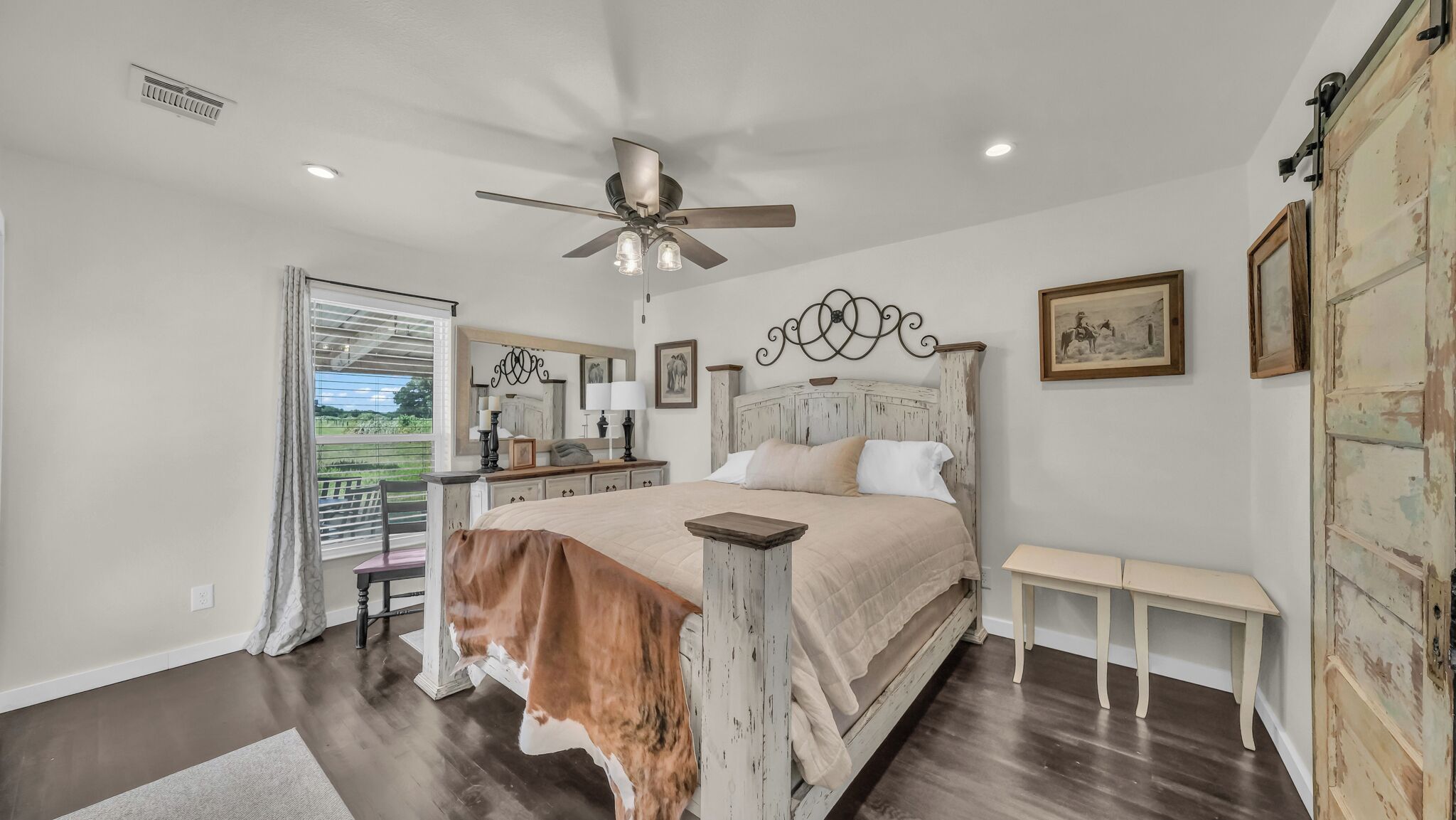 3 عدّة غرف نوم وواي فاي مجانًا وملاءات أسرّة