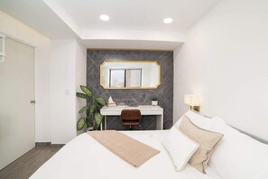 1 chambre, fer et planche à repasser, lit de bébé portatif, Wi-Fi