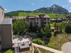 تناول الطعام بالخارج